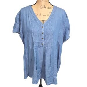 Club Z Collection Blue Chambray V Neck Pintuck Button Front Tunic Top Plus Sz 2X